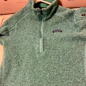 Patagonia Teal Pull over. Like new condition.